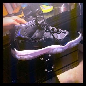 Jordan 11s space jams